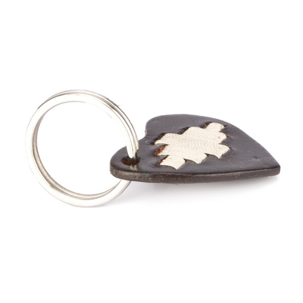 BR Polo knitted keyring heart 01 cream